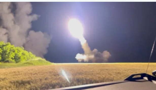 روسيا.. تدمير مستودع يحتوي على 300 صاروخ هيمارس