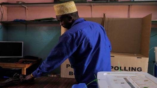 الكينيون ينتخبون رئيسهم في ظلّ أزمة غلاء المعيشة