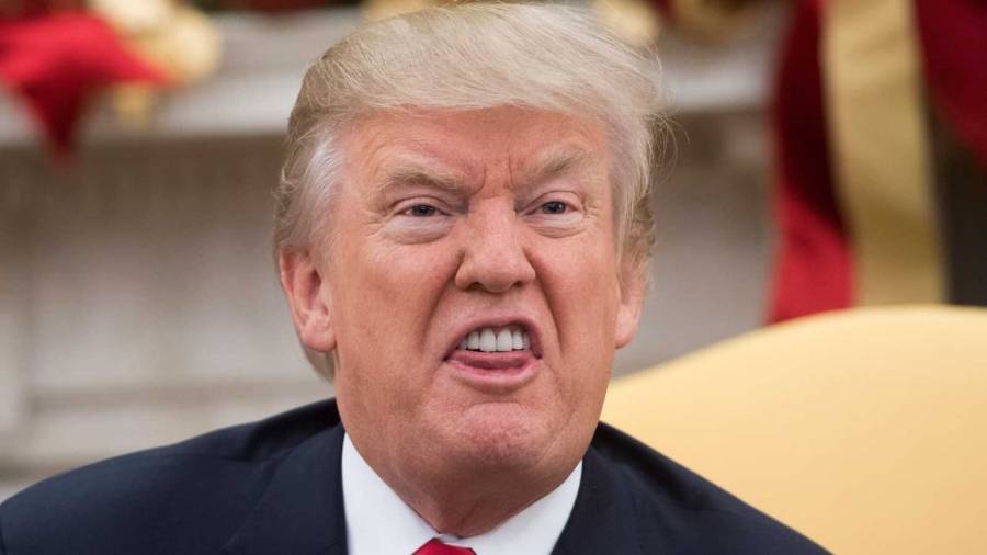 ترامب: أتعرض لأعظم مطاردة قانونية من جمهورية موز!