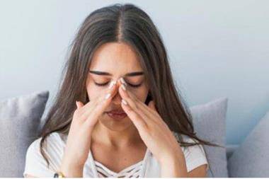 أعراض التهاب الجيوب الأنفية الحاد