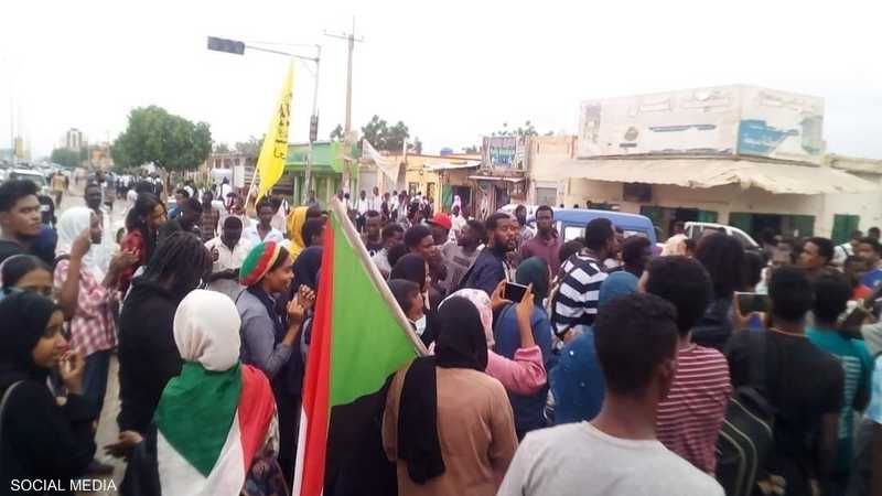 الخرطوم.. الآلاف يخرجون في مسيرات جديدة للمطالبة بـالمدنية