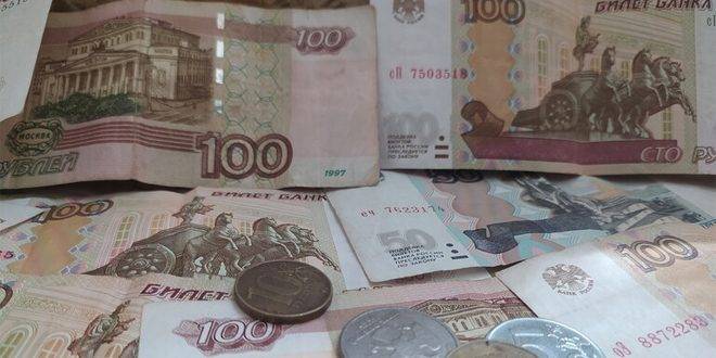 الروبل الروسي يرتفع أمام الدولار واليورو