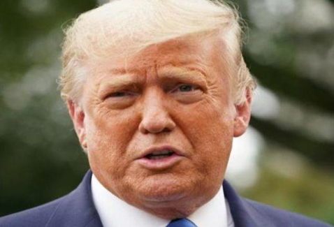 عاصفة قانونية تحاصر ترامب.. وثائق سرية للغاية في منزله
