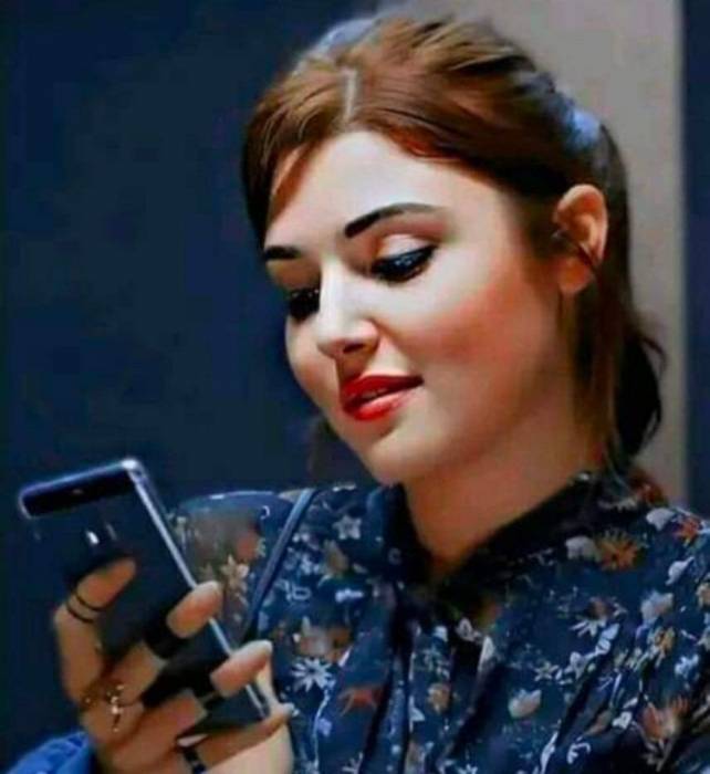 تشتاق لها العيون والنظرات لــ زينة الكندي