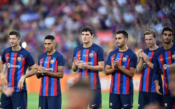 حان وقت التصحيح .. لاعب برشلونة يعلق على تعثر فريقه بالليغا