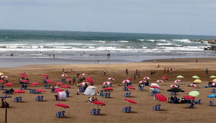 شواطئ المغرب مهددة بالغرق.. التغير المناخي ومافيا الرمال السبب