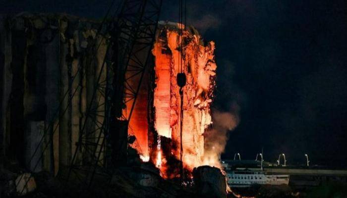 بسبب تفاعلات.. النيران تتجدد في أجزاء من مرفأ بيروت