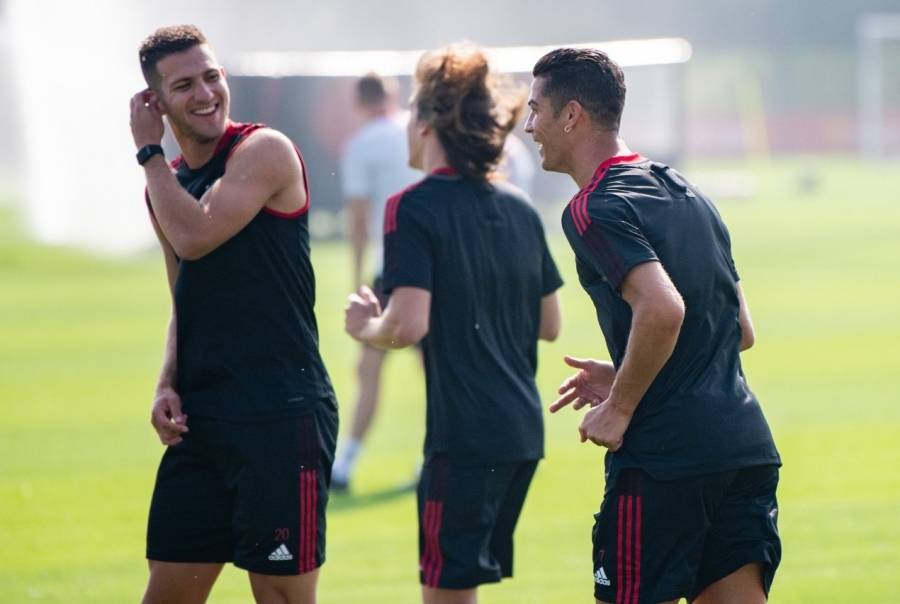 حقيقة طلب برشلونة ضم لاعب مانشستر يونايتد