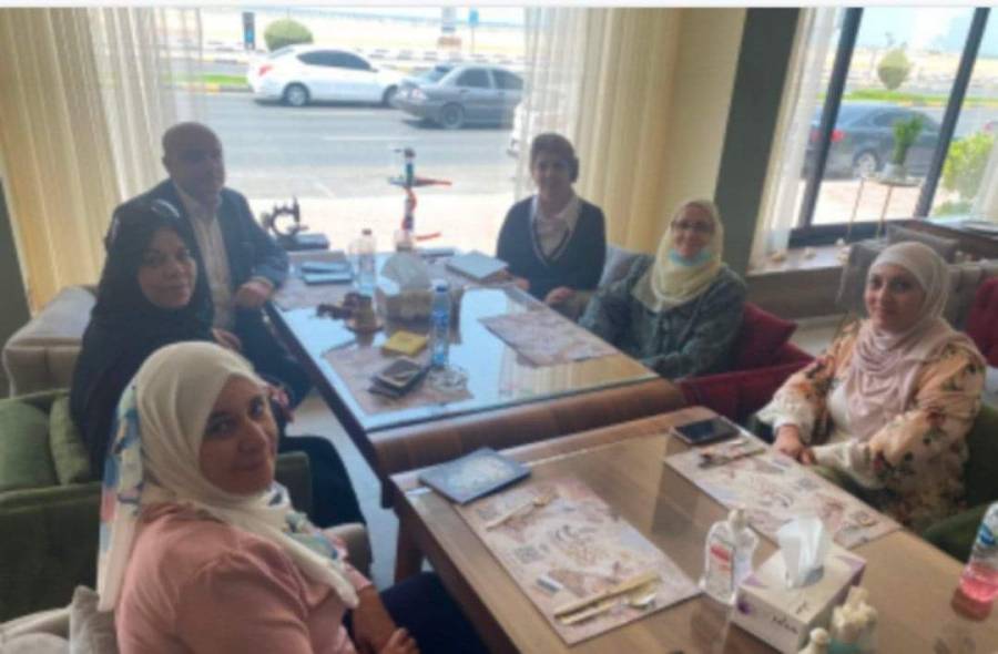 خلال جلسة صباحية لملهمات الطاقة الإيجابية، بعنوان “عقدك النفسية سجنك الأبدي