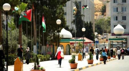 خلوة لرؤساء الجامعات بالأردنية لمناقشة تنظيم العمل الحزبي للطلبة