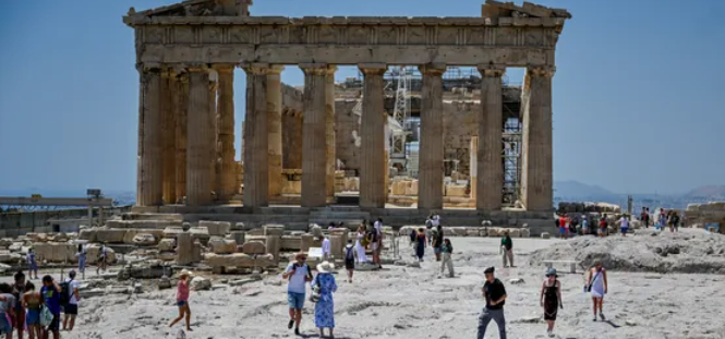 اليونان تتحرر من رقابة أوروبا بعد الوفاء بإصلاح اقتصادها