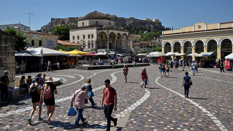 اليونان تطوي صفحة 12 عاما من حزم الإنقاذ والرقابة الأوروبية