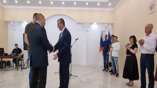 تسليم أول جنسيات روسية لسكان كوبياسك بمنطقة خاركوف