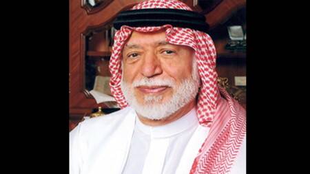 نعي واسع للأديب والمفكر السعودي عبدالمقصود خوجه