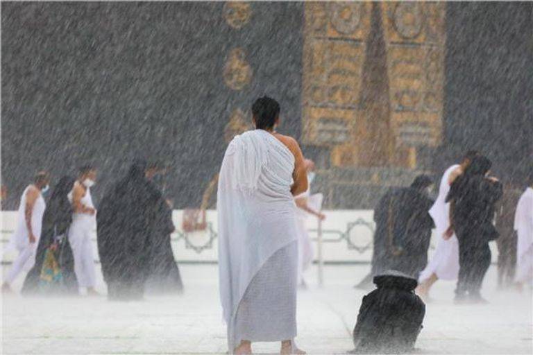 سقوط رخام في الحرم المكي على أسرة مصرية.. وتحرك حكومي عاجل