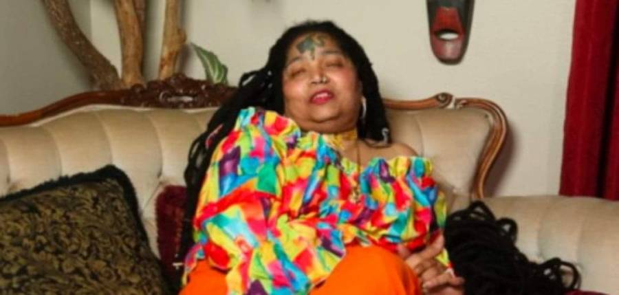 صاحبة أطول شعر في العالم تحطم رقمها القياسي (فيديو)