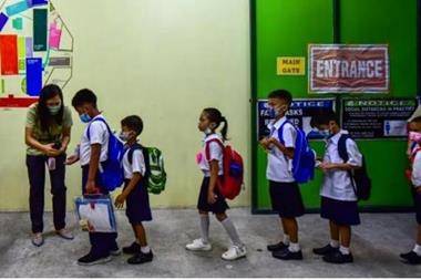 بعد إغلاق لعامين بسبب فيروس كورونا.. مدارس الفلبين تعيد فتح أبوابها