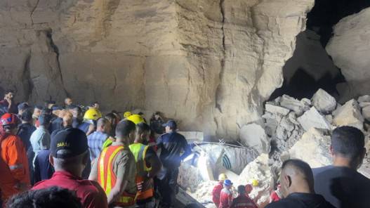 7 وفيات و6 مصابين إثر انهيار مزار ديني في كربلاء