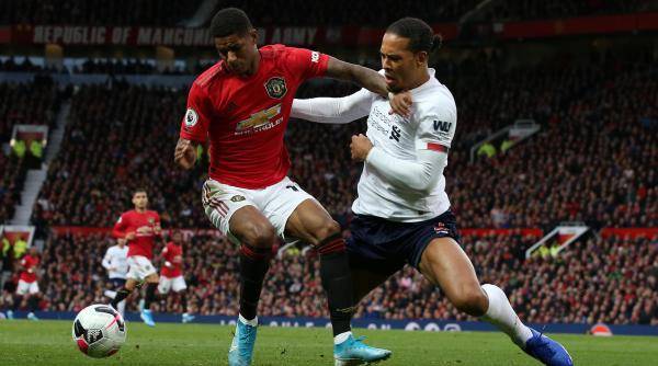 لاعب مانشستر يونايتد: هذا ما نحتاجه للفوز على ليفربول