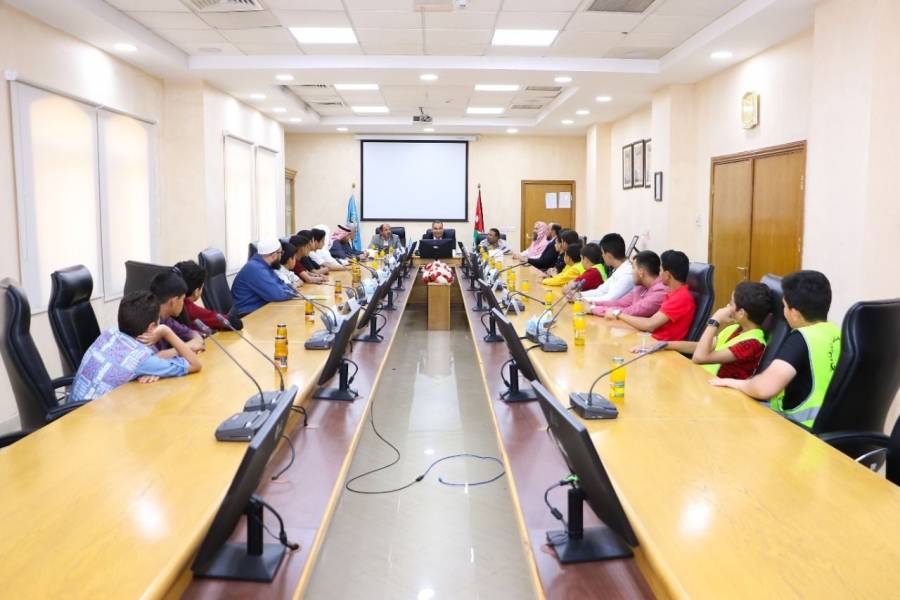 مدير مديرية أوقاف محافظة الزرقاء يزور جامعة الزرقاء