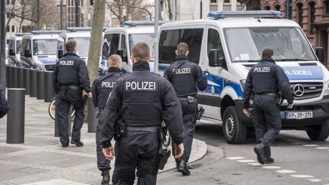 سائل سام يُدخل 16 شرطياً ألمانياً إلى المستشفى