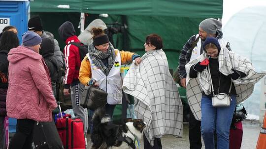تقرير: الأطفال الأوكرانيون اللاجئون قد يصبحون فريسة للمافيا والمتاجرين بالبشر