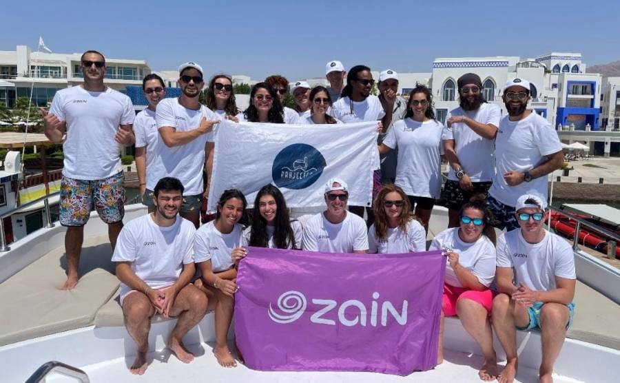 8000 قطعة تم استخراجها  زين تدعم مبادرة تنظيف جوف البحر الأحمر بالتعاون مع “ProjectSea”