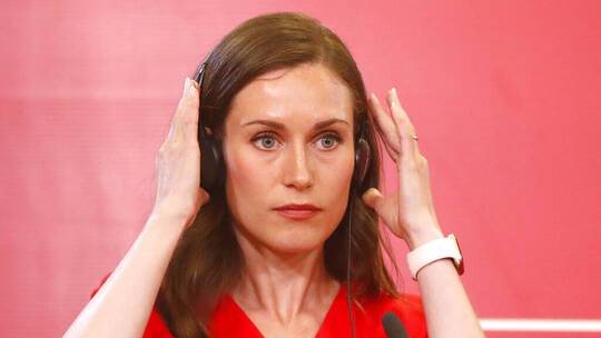 صورة فاضحة تجبر رئيسة وزراء فنلندا على الاعتذار