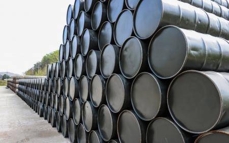 ارتفاع أسعار النفط بمخاوف الإمدادات واحتمال خفض كبار المنتجين