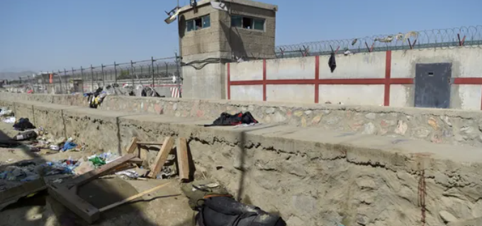 كان من الممكن تفاديه.. خطأ قاتل في يوم انفجار مطار كابل