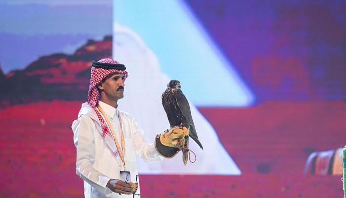٨٨ ألف ريال.. بيع 3 صقور من سلالة نادرة بالسعودية في مزاد علني