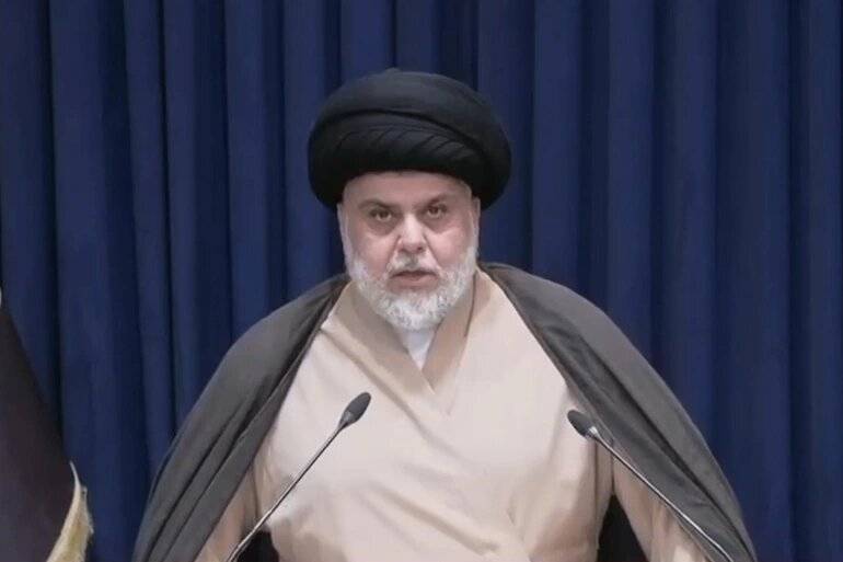 مقتدى الصدر يعتزل العمل السياسي