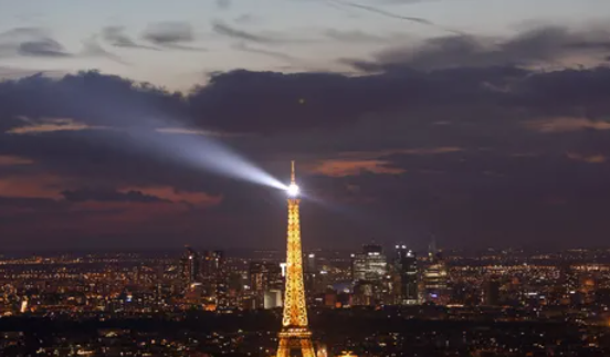 حكومة فرنسا تحذر من سيناريو ساعات بلا كهرباء في الشتاء