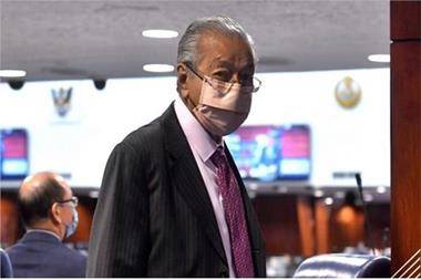 إصابة رئيس وزراء ماليزيا الأسبق بـ كورونا