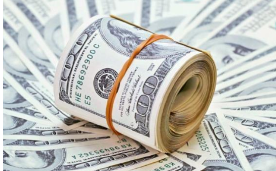 الدولار الأميركي يرتفع بالسوق العالمية