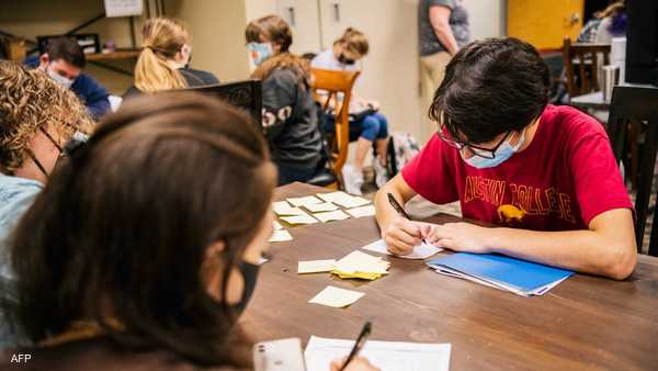 طفل ذهب لمدرسته بحوزته لعبة قاتلة.. والشرطة تتدخل