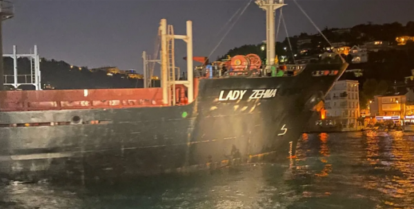 عودة الملاحة لمضيق البوسفور بعد تعويم السفينة ليدي زهما