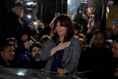 نائبة الرئيس الأرجنتيني تتعرّض لمحاولة اغتيال فاشلة