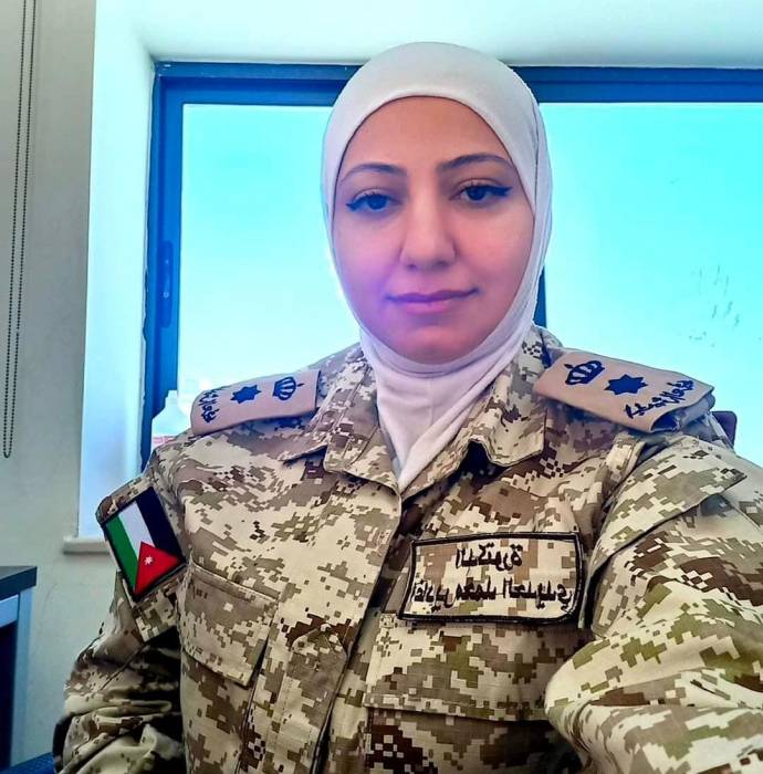 نيروز الإخبارية تُهنئ المقدم الطبيب اغادير الحديدي بحصولها على شهادة المزاولة البريطانية
