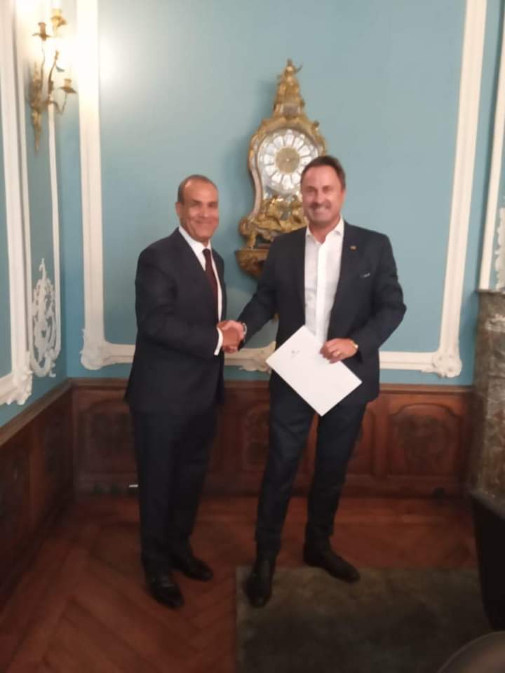 السفير المصري ببروكسل يلتقي رئيس وزراء لوكسمبورج والمستشارة السياسية لرئيس وزراء بلجيكا وكبار مسئولي المفوضية والمجلس الأوروبيين لتسليم الدعوات الخاصة بمؤتمر COP27