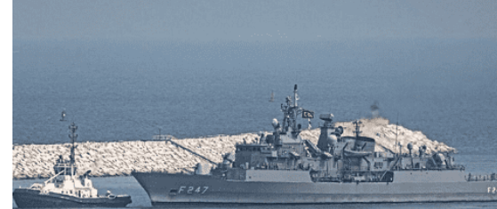 لاول مرة مدمرة تركيا تصل ميناء حيفا