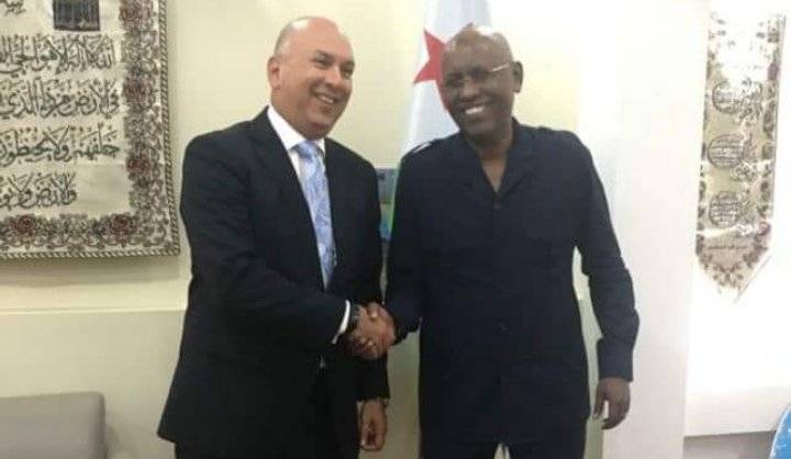 السفير المصري في جيبوتي يلتقي وزير الاقتصاد والمالية المكلف بالصناعة