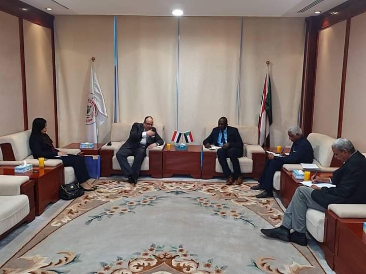 السفير المصري في الخرطوم يلتقي وزير الكهرباء والطاقة السوداني