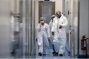 انخفاض ملحوظ في معدلات الإصابة بكورونا في مصر