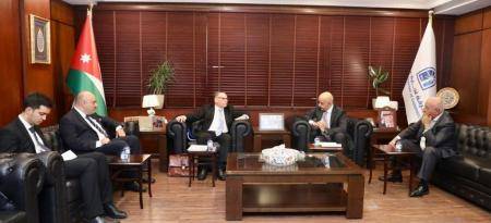 الحاج توفيق يبحث العلاقات التجارية مع مالطا