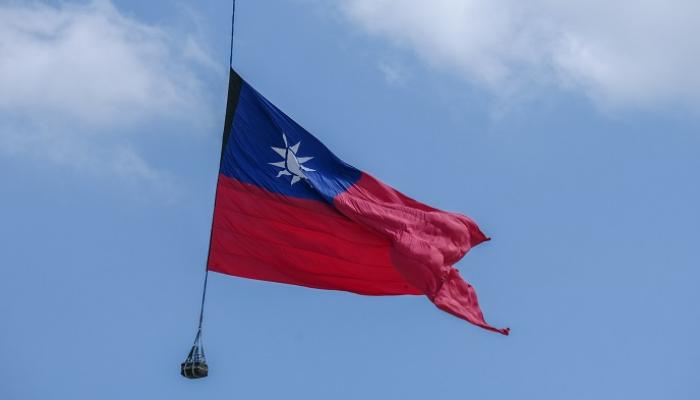 الأولى منذ زيارة بيلوسي.. وفد برلماني فرنسي يصل إلى تايوان