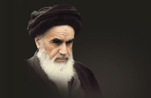 تصريح أثار الجدل.. مسؤول إيراني يضع الخميني بمنزلة الأنبياء