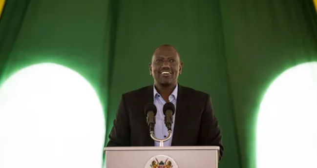 كيف اعتلى روتو بائع الرصيف عرش كينيا عبر الفقر والشباب؟