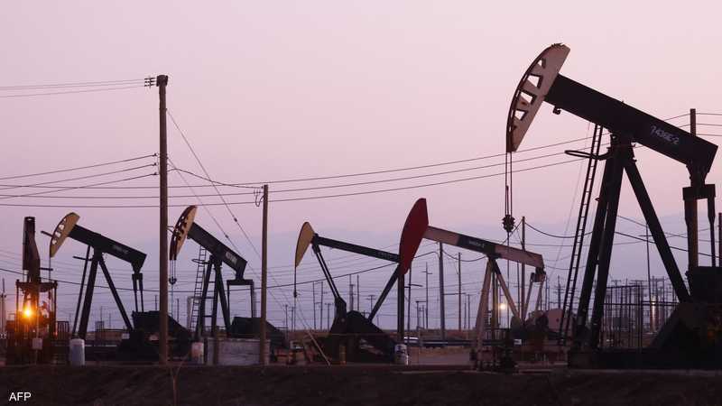 النفط يعكس اتجاهه ويرتفع .. متأثرا بكلمات بوتن