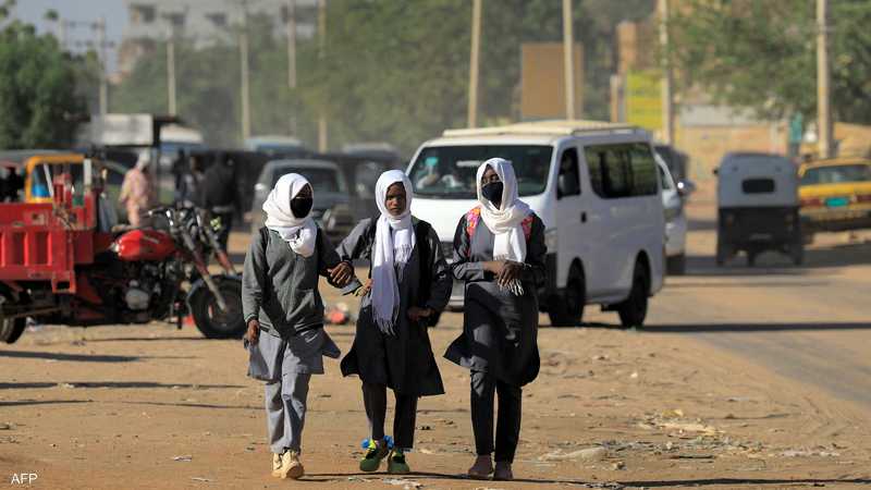 رسوم باهظة في المؤسسات الخاصة.. التعليم يثقل كاهل السودانيين